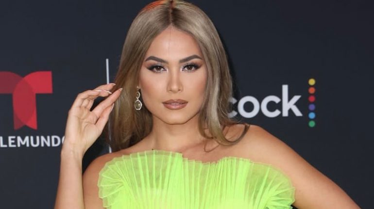 La ex Miss Universo Andrea Meza estrena look rubio en los Billboard 2022