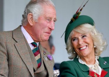 El nuevo rey Carlos III anuncia despido de un centenar de empleados