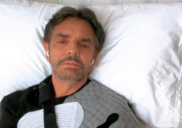 Eugenio Derbez reaparece y explica qué le pasó en el hombro