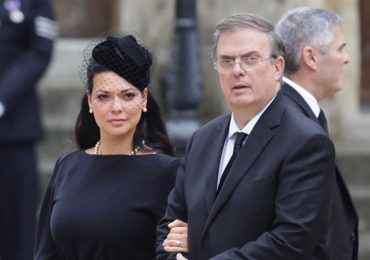 Marcelo Ebrard y Rosalinda Bueso asisten al funeral de Estado de la reina Isabel II