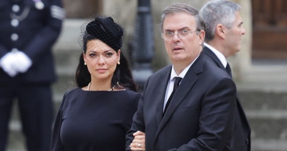 Marcelo Ebrard y Rosalinda Bueso asisten al funeral de Estado de la reina Isabel II