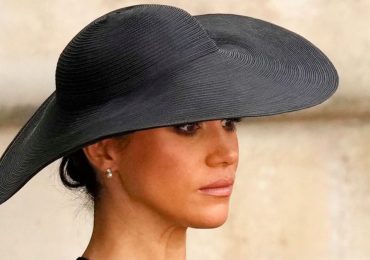 Meghan Markle rinde tributo a la reina portando una joya que le regaló