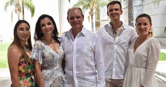 Mónica Lía, Mónica, Luis Alberto, Luis Angelo y Denisse Cetto