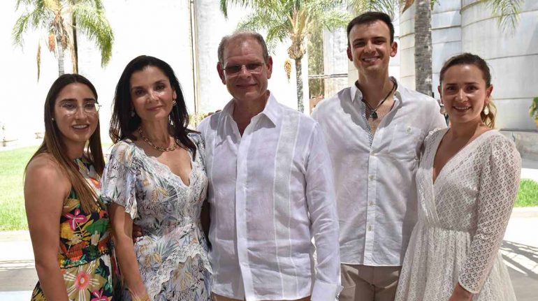Mónica Lía, Mónica, Luis Alberto, Luis Angelo y Denisse Cetto