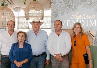 DAVID, DOÑA MALENA, DON ARTURO, ARTURO Y SOFÍA MENDEL