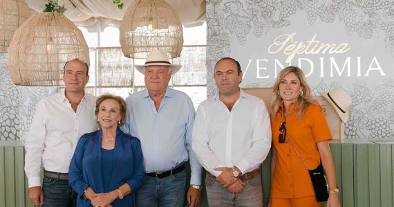 DAVID, DOÑA MALENA, DON ARTURO, ARTURO Y SOFÍA MENDEL