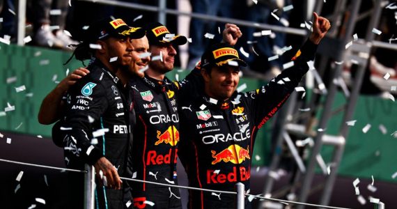 checo perez en el gran premio de méxico