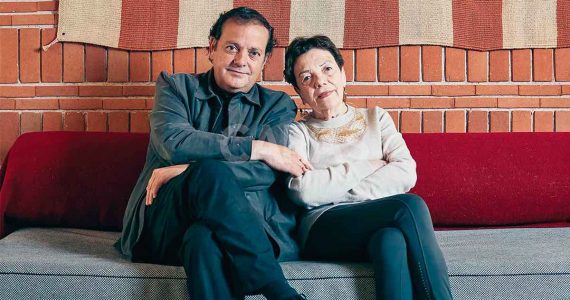 La fotógrafa Graciela Iturbide y su hijo Mauricio Rocha, nos recibieron en su estudio en Coyoacán