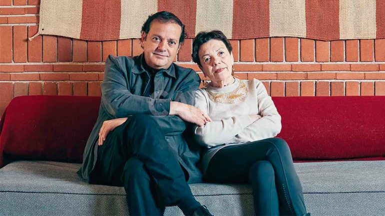 La fotógrafa Graciela Iturbide y su hijo Mauricio Rocha, nos recibieron en su estudio en Coyoacán