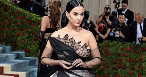 Katy Perry explica qué le ocurrió en su ojo durante el concierto