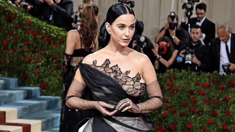 Katy Perry explica qué le ocurrió en su ojo durante el concierto