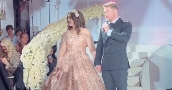 Los vestidos que lució la hija de Canelo Álvarez en sus XV años