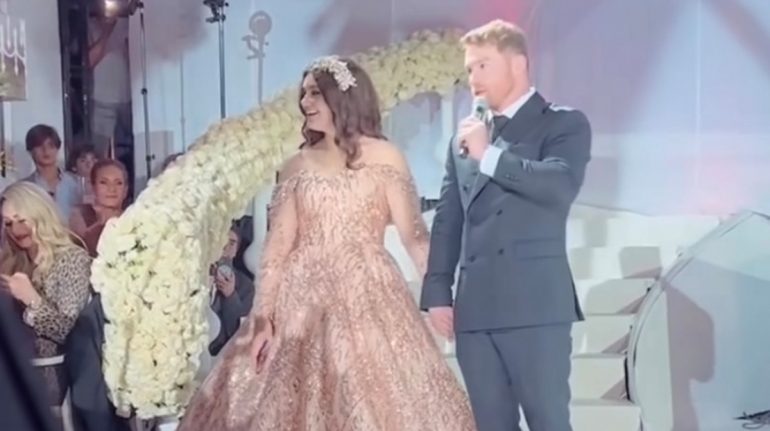 Los vestidos que lució la hija de Canelo Álvarez en sus XV años