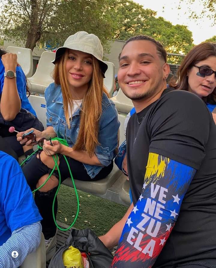 Shakira y Piqué se reencontraron en un partido y así reaccionaron