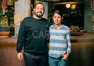 En Siembra Tortillería, Karina Mejía e Israel Montero preparan platillos con maíz orgánico criollo de la mejor calidad.