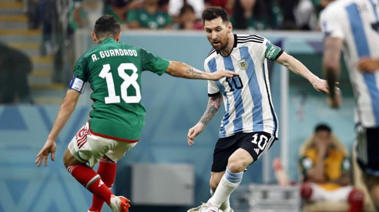 Andrés Guardado "defiende" a Messi y responde a Canelo Álvarez