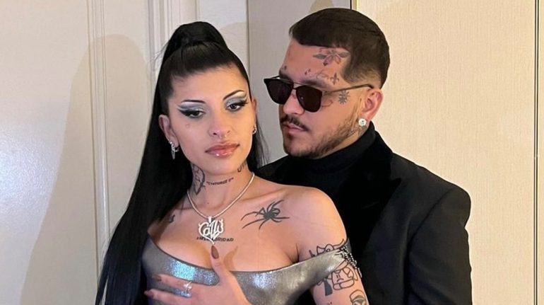 ¿Compromiso? Nodal le entrega un lujoso anillo a su novia Cazzu