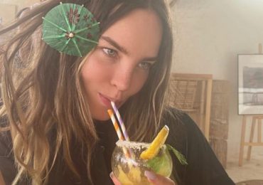 Belinda comparte fotografía completamente enamorada