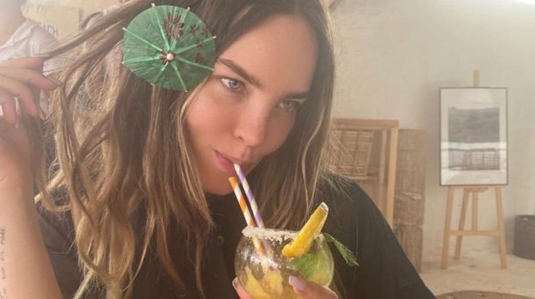 Belinda comparte fotografía completamente enamorada