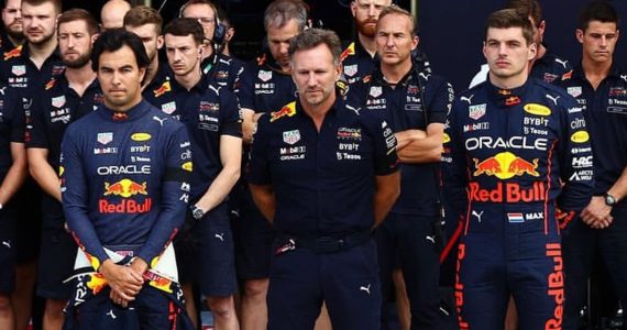 Checo Pérez explota con Max Verstappen por no cederle la posición