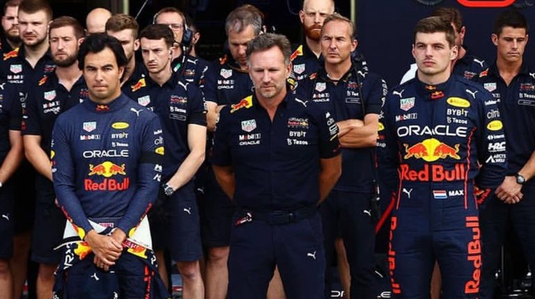 Checo Pérez explota con Max Verstappen por no cederle la posición