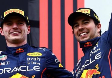 Mamá de Max Verstappen ataca a Checo Pérez y lo llama "infiel"