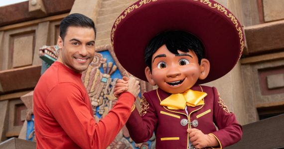 Carlos Rivera visita Walt Disney World por primera vez junto a sus hermanos.