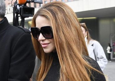 Shakira desata comentarios por subir foto con misterioso hombre