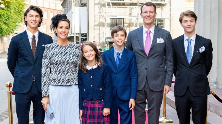 Quienes-son-los-monarcas-adolescentes-que-dejaron-de-ser-principes-de-Dinamarca-en-2023