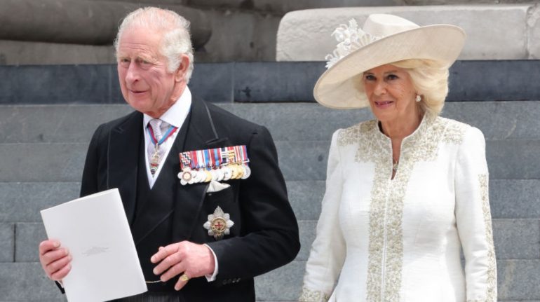 coronación rey carlos iii camilla parker botox