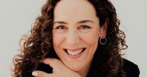 Marisa Lazo nos habla de su nuevo libro "La ambición también es dulce"