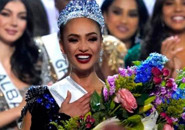 La Miss Universo R'Bonney Gabriel habla sobre su polémico triunfo