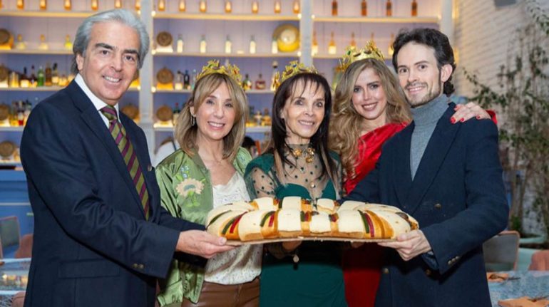 Rafa Picard partió la Rosca de Reyes en compañía de grandes amigos